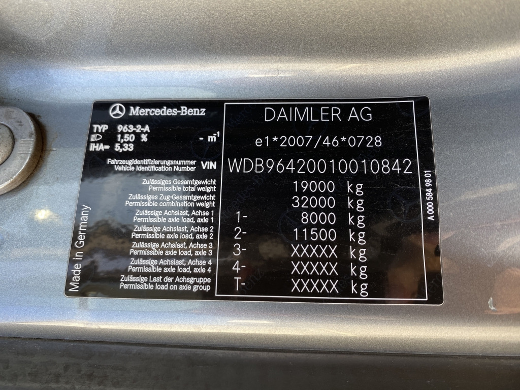 Kipper Mercedes-Benz 1832 4x2 / Fassi Kran