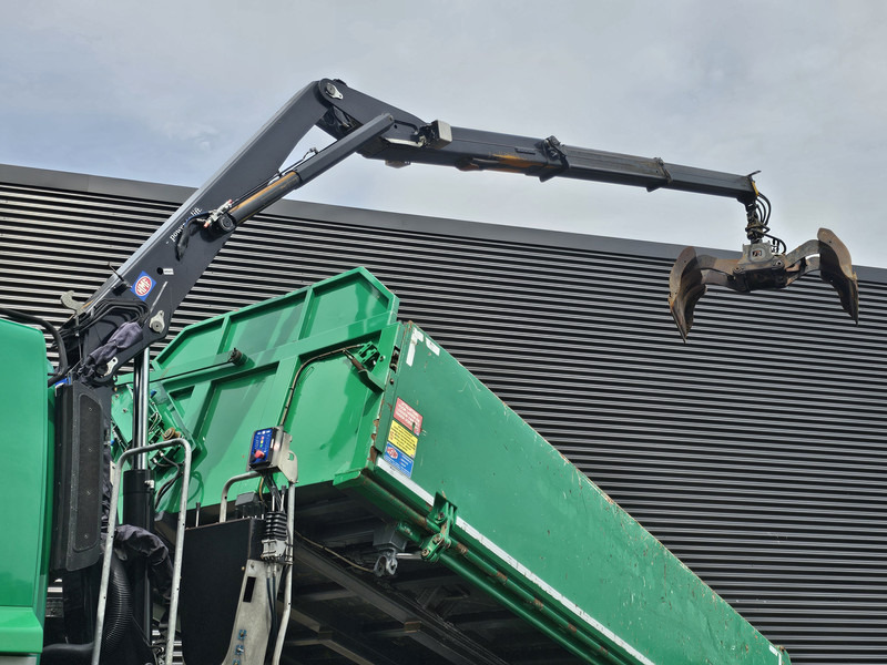 Kipper Tatra 6X6 / T158/II / 2 SIDE TIPPER - HMF Z CRANE