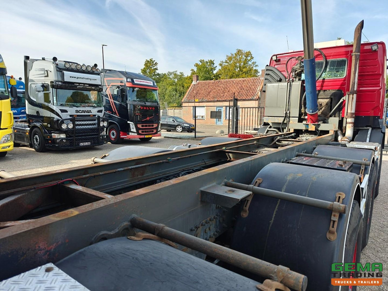Kipper Terberg FM2000-T 8x8/6 Dagcab Euro5 - Kipper 20m³ - Milieu Kleppen - NaafReductie- LuchtGeveerd - 07/2026 APK