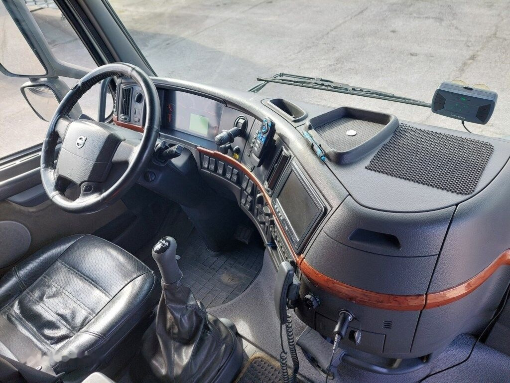 Kipper Volvo FH 440 6X2 R - demontáž hydraulické ruky
