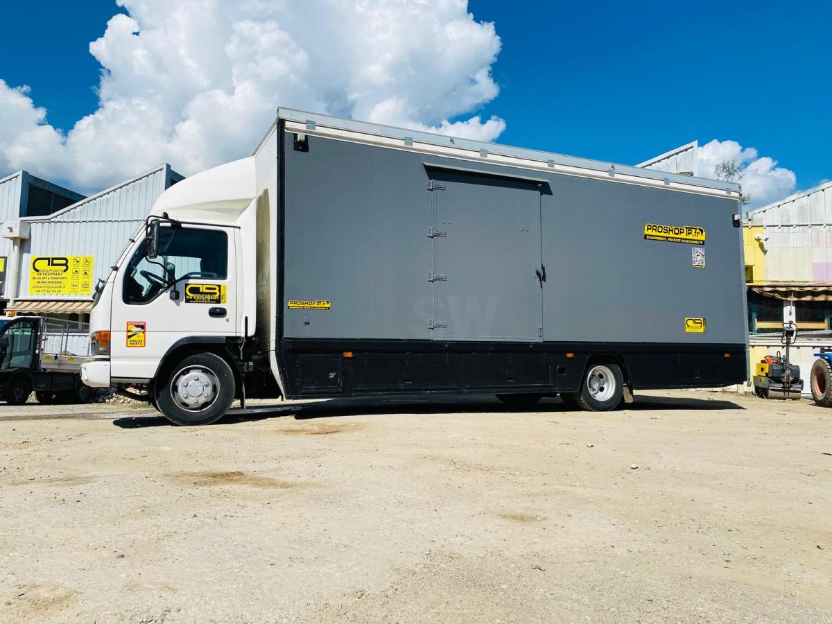 Koffer LKW ISUZU Camion SÉRIE N AVEC 2 STRUCTURES CHAPITEAUX