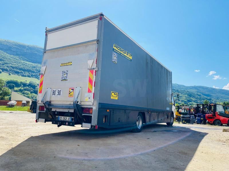 Koffer LKW ISUZU Camion SÉRIE N AVEC 2 STRUCTURES CHAPITEAUX