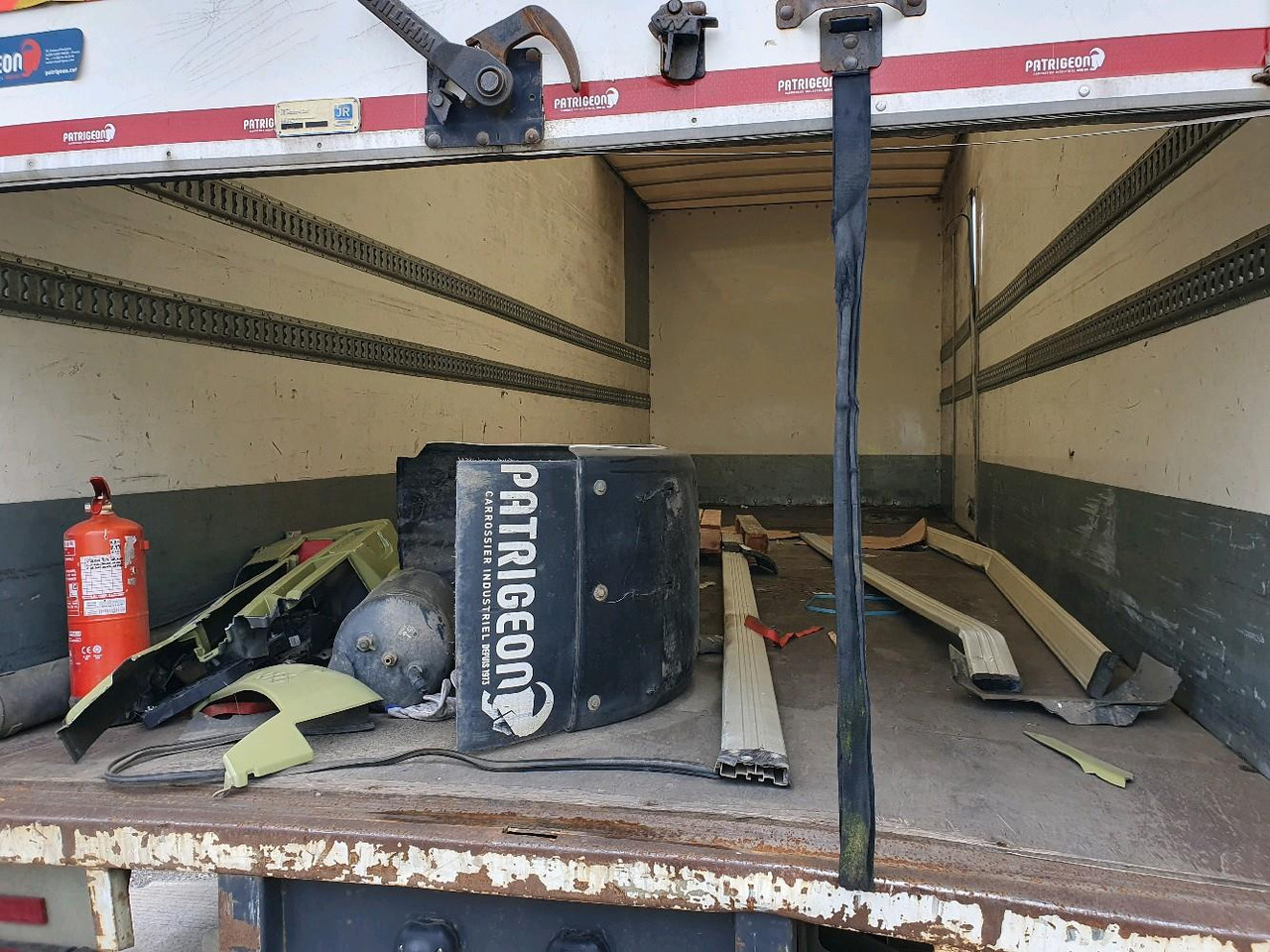 Koffer LKW RENAULT D 12 DTI 215