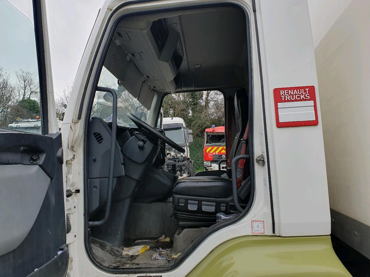 Koffer LKW RENAULT D 12 DTI 215