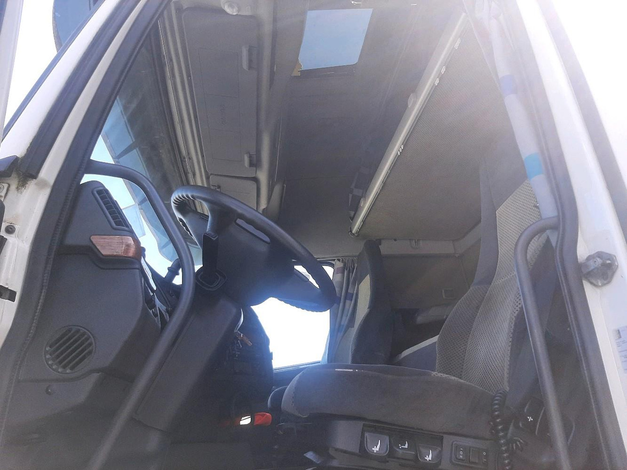 Koffer LKW VOLVO FH 480 PORTEUR