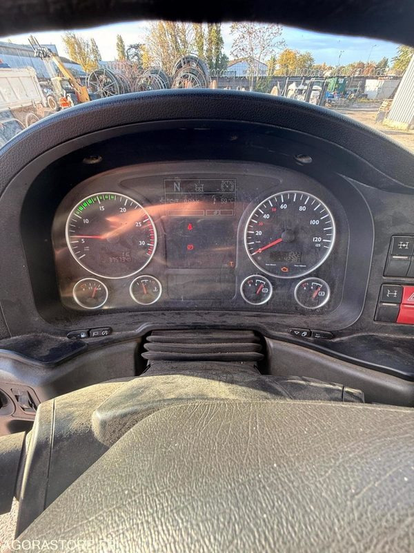 LKW MAN 8x4 - 32-400 BiBenne grue - 11.2014 / 375000 KM