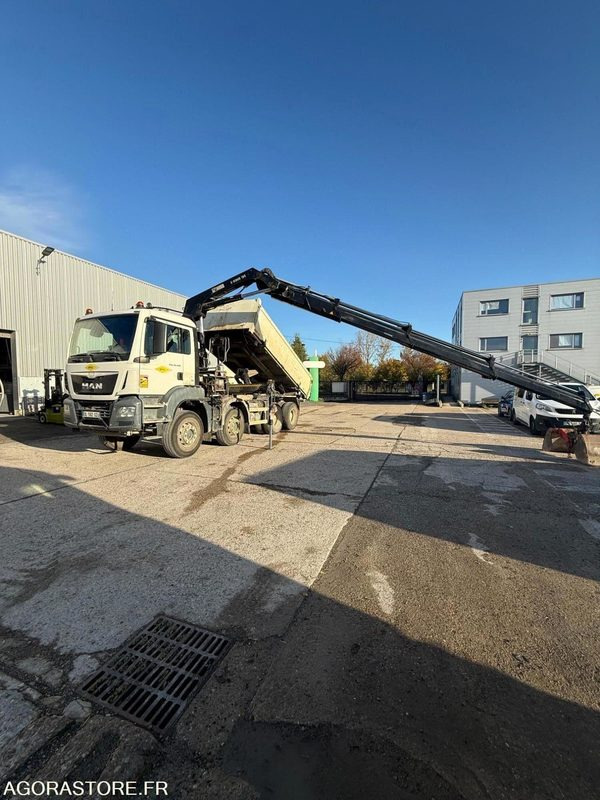 LKW MAN 8x4 - 32-400 BiBenne grue - 11.2014 / 375000 KM