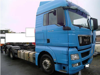 Containerwagen/ Wechselfahrgestell LKW MAN TGX 26.400 BDF + Ladebord 2000 KG + EURO 5: das Bild 1