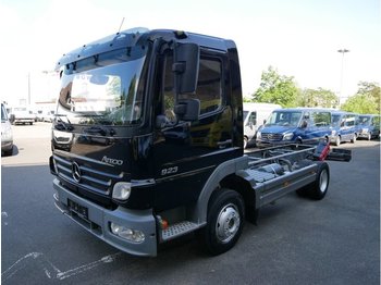 Fahrgestell LKW MERCEDES-BENZ Atego 2 6-Zyl. 4x2 923 4x2 OM 906 LA: das Bild 1