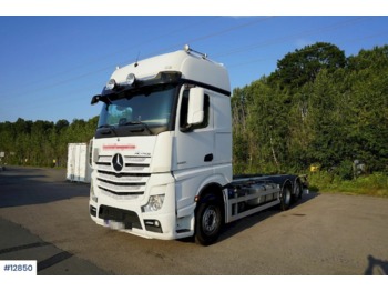 Containerwagen/ Wechselfahrgestell LKW Mercedes Actros: das Bild 1