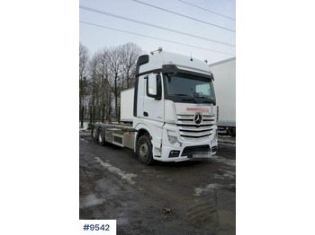 Containerwagen/ Wechselfahrgestell LKW Mercedes Actros 2553: das Bild 1