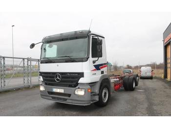 Containerwagen/ Wechselfahrgestell LKW Mercedes-Benz 2536 L: das Bild 1