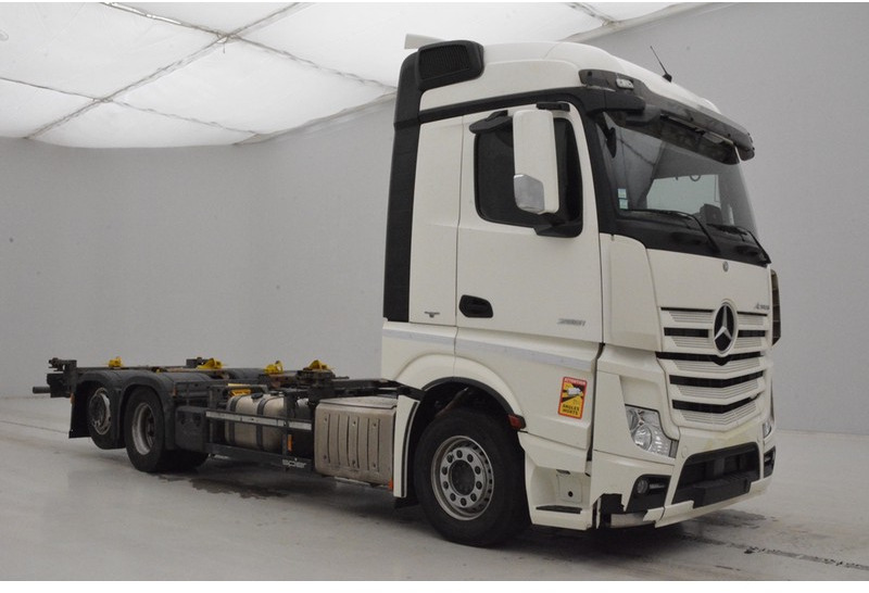 Containerwagen/ Wechselfahrgestell LKW Mercedes-Benz Actros 2545: das Bild 3