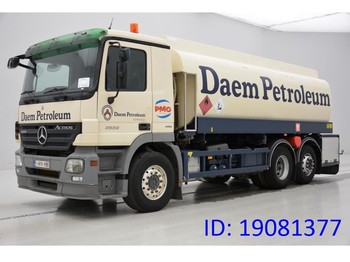 Tankwagen Für die Beförderung von Kraftstoff Mercedes-Benz Actros 2636L - 6x2: das Bild 1