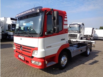 Fahrgestell LKW Mercedes-Benz Atego 1015 + chassis + 2 In stock!: das Bild 1