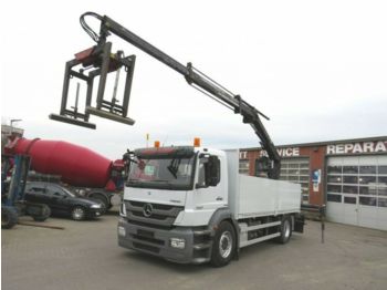 Pritsche LKW Mercedes-Benz Axor 1833 L  Pritsche Heckkran Hiab XS 133: das Bild 1