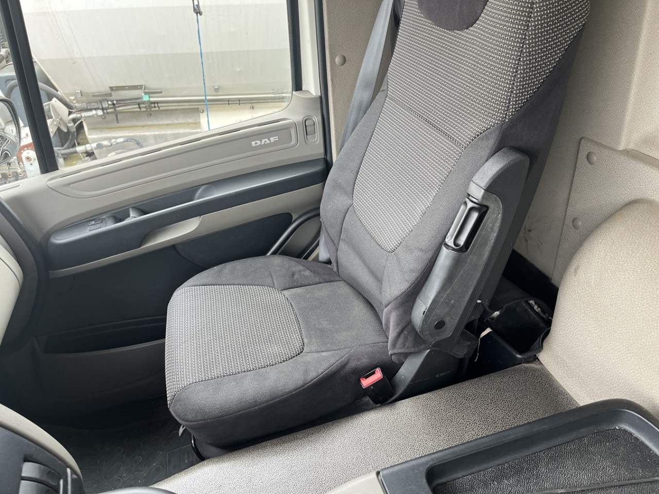 Pferdetransporter DAF CF410