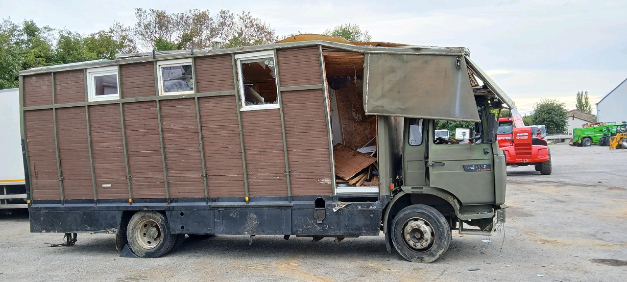 Pferdetransporter RENAULT M180 PORTEUR BETAILLERE