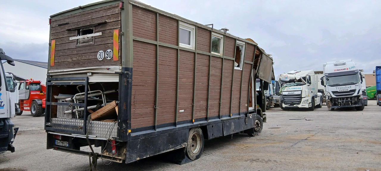 Pferdetransporter RENAULT M180 PORTEUR BETAILLERE