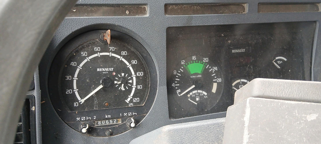 Pferdetransporter RENAULT M180 PORTEUR BETAILLERE