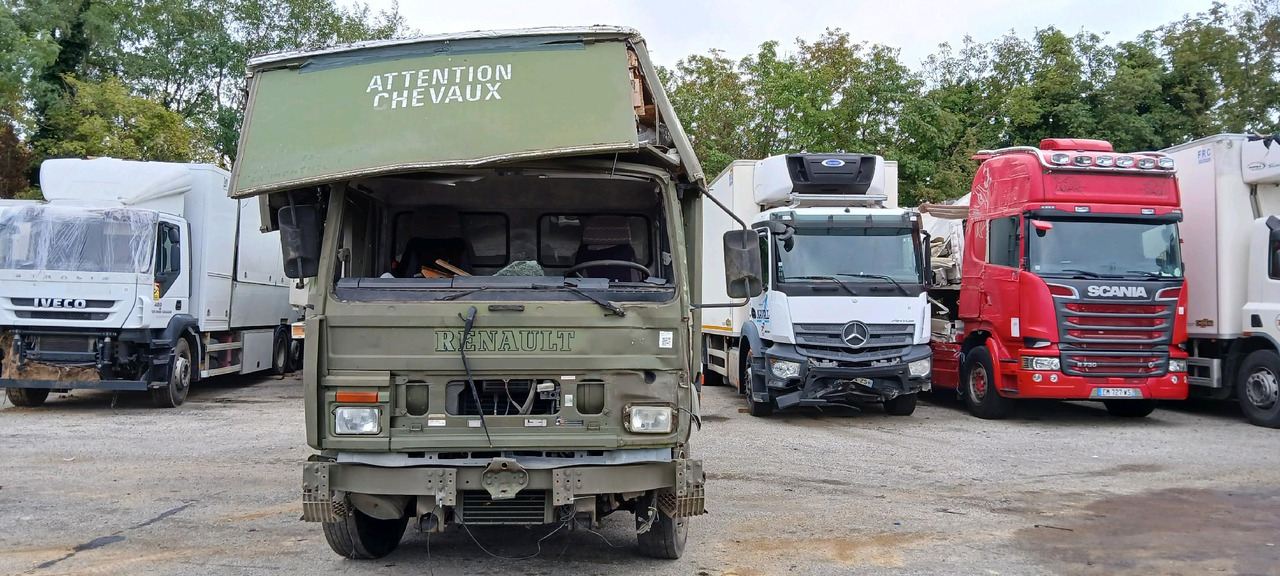 Pferdetransporter RENAULT M180 PORTEUR BETAILLERE