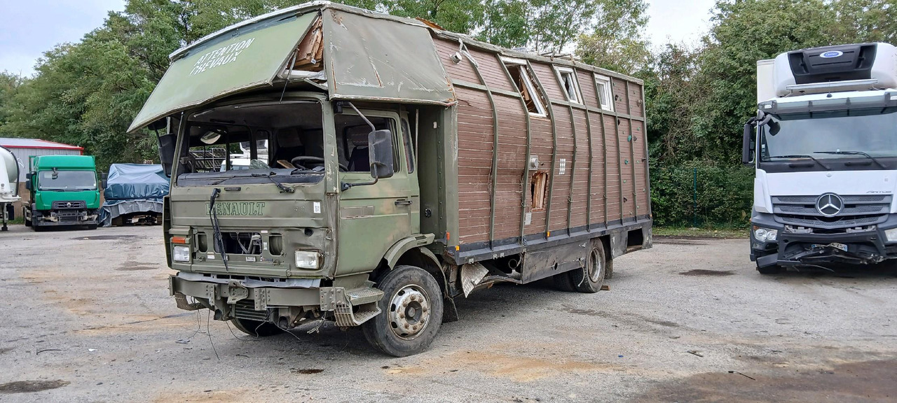 Pferdetransporter RENAULT M180 PORTEUR BETAILLERE