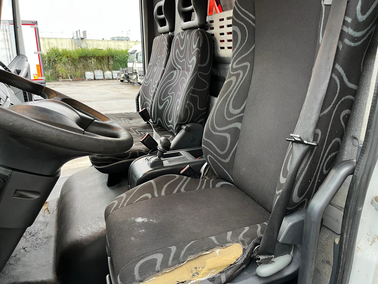 Plane LKW Iveco Eurocargo 120 E 22