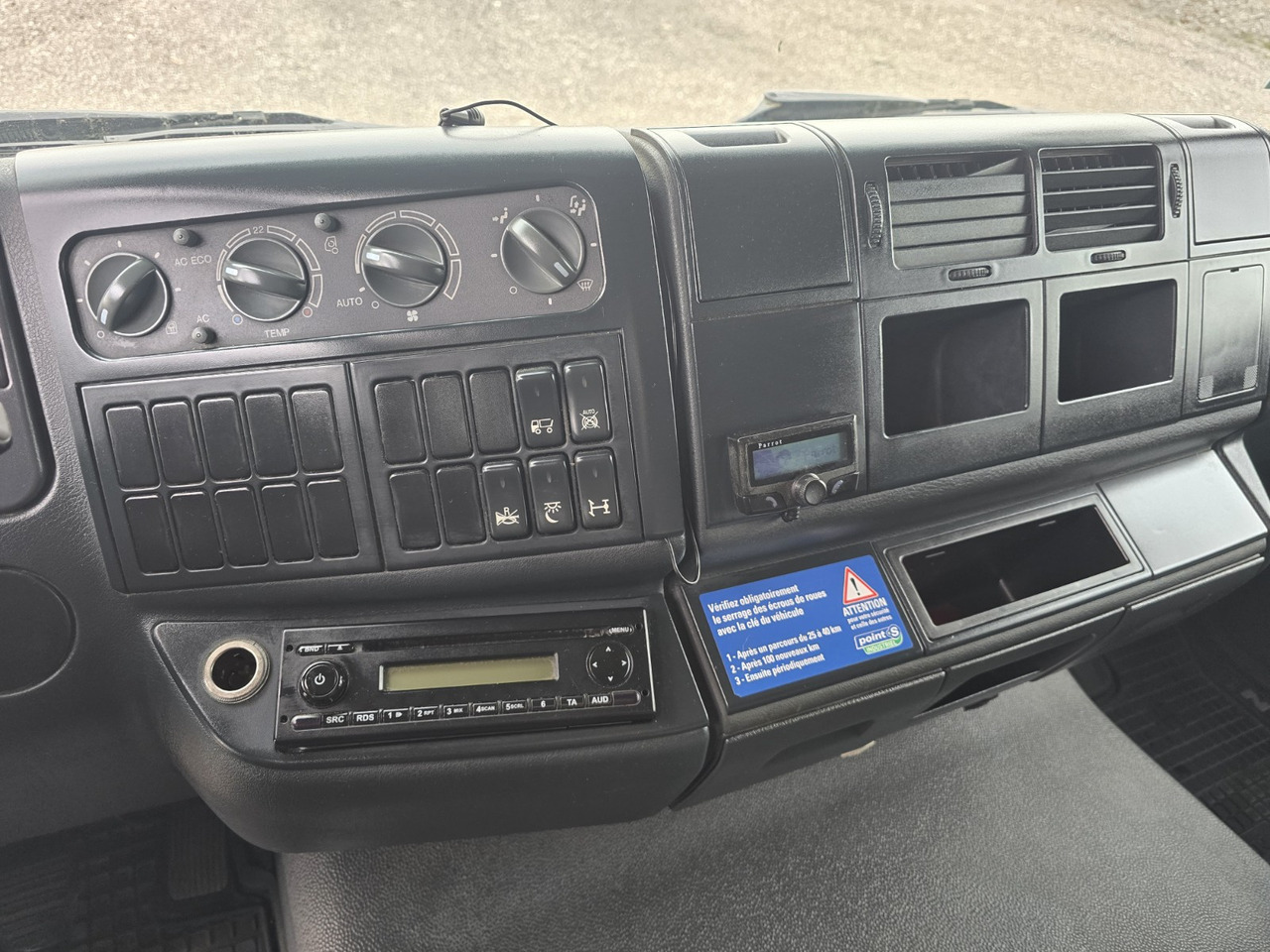 Plane LKW MAN TGL 12.250