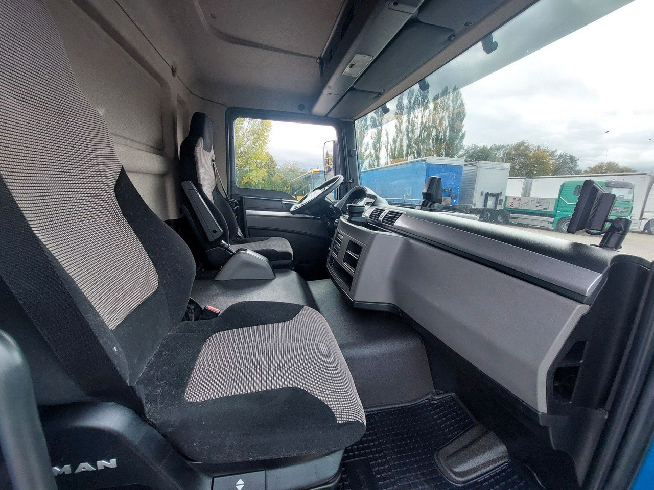 Plane LKW MAN TGL 12.250 BL 4x2