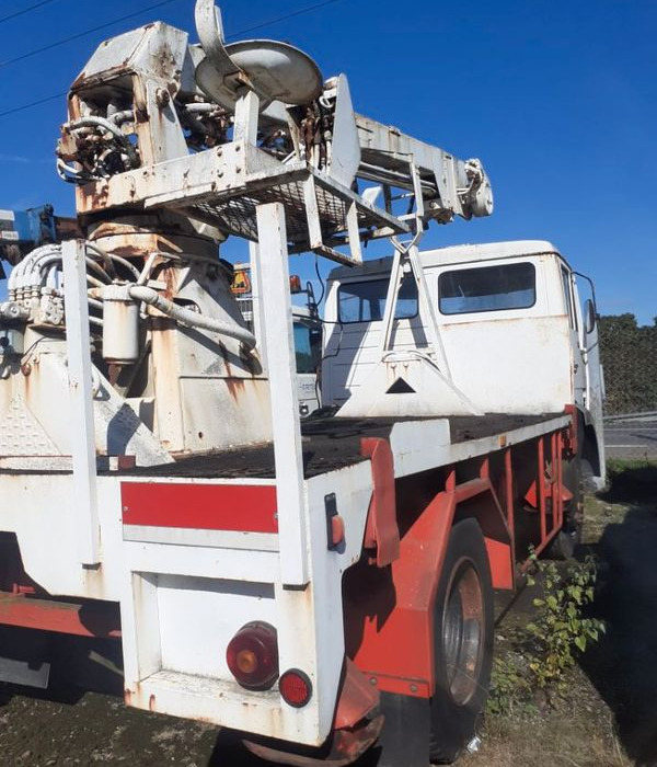 Pritsche LKW Camion tarieres Plantation Poteaux France Telecom