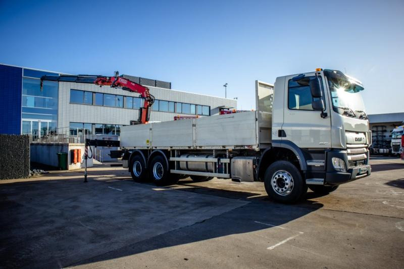 Pritsche LKW DAF CF 450-6X4+FASSI18T/M(3EXT)-78500KM