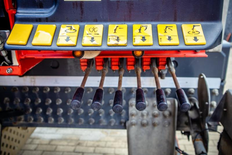 Pritsche LKW DAF CF 450-6X4+FASSI18T/M(3EXT)-78500KM