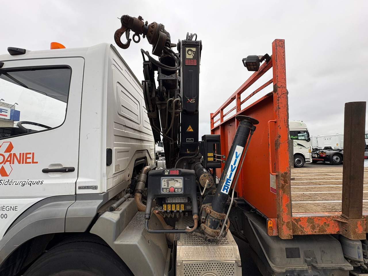 Pritsche LKW Mercedes Axor 2533