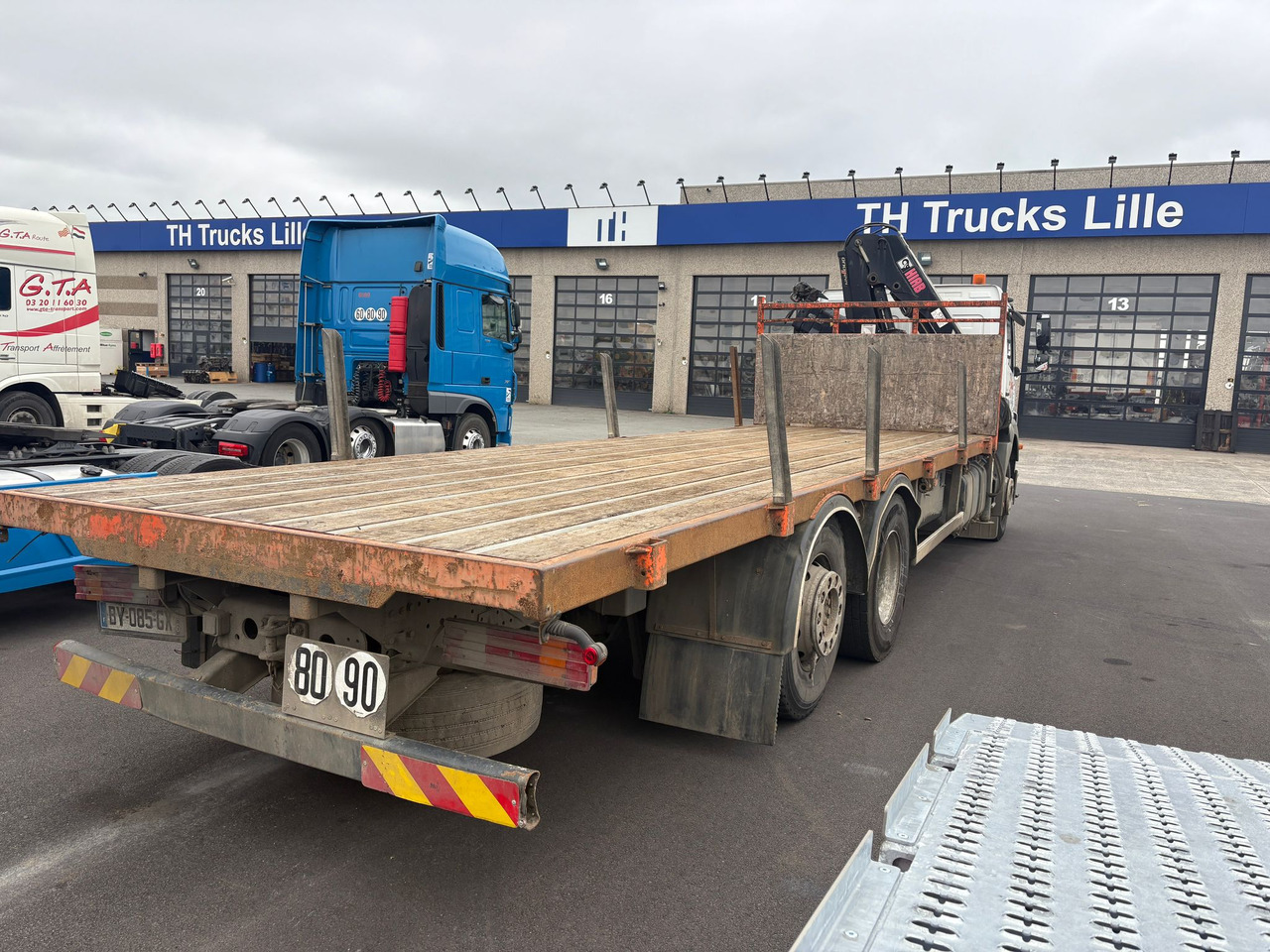 Pritsche LKW Mercedes Axor 2533