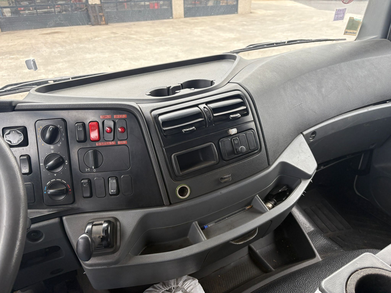 Pritsche LKW Mercedes Axor 2533