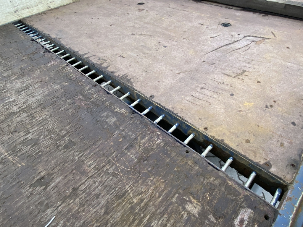 Pritsche LKW Mercedes-Benz 1224 L Atego / MKG-Faltkran