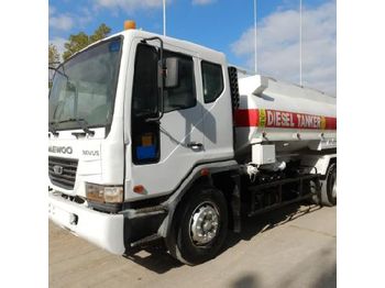 Tankwagen Für die Beförderung von Kraftstoff TATA Daewoo NOVUS: das Bild 1