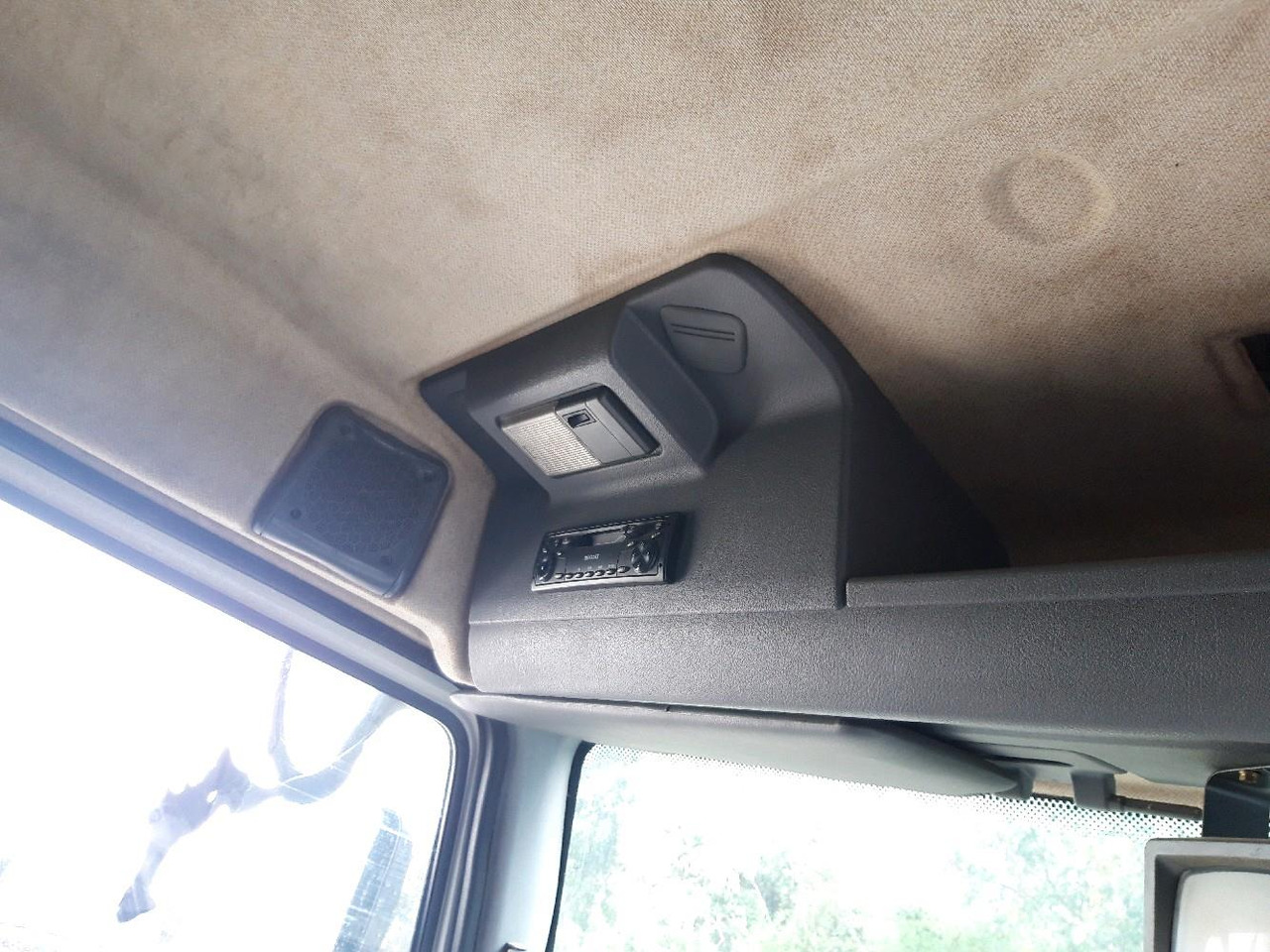 Tankwagen RENAULT MIDLUM CITERNE 7500