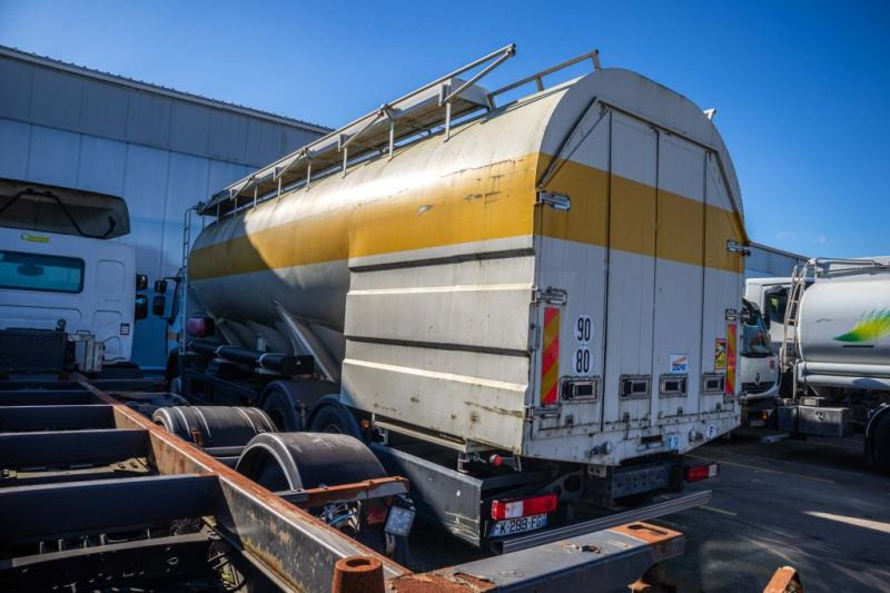 Tankwagen Renault PREMIUM 320 DXI+CITERNE ALIMENTAIRE ( engine problem)
