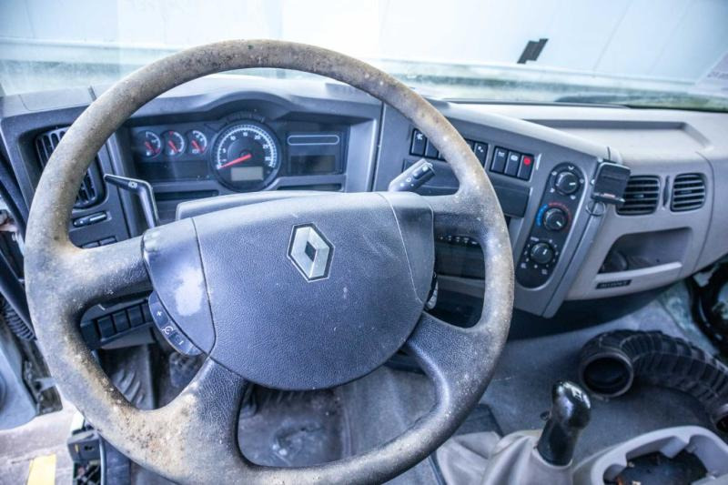 Tankwagen Renault PREMIUM 320 DXI+CITERNE ALIMENTAIRE ( engine problem)