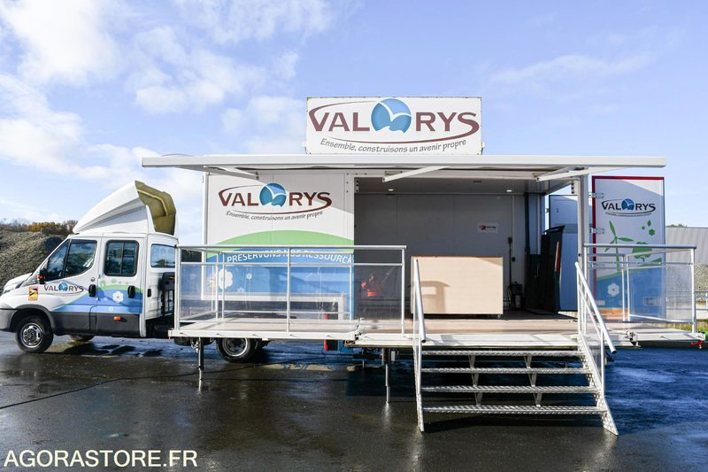 LKW VEHICULE EVENEMENTIEL - CAMION PODIUM IVECO DAILY 6000 kms 2018