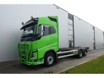 Containerwagen/ Wechselfahrgestell LKW Volvo FH16.550 6X2 BDF GLOBETROTTER RETARDER EURO 6: das Bild 1