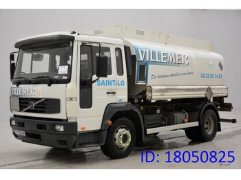 Tankwagen Für die Beförderung von Kraftstoff Volvo FL6.150: das Bild 1