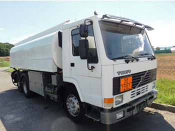 Tankwagen Für die Beförderung von Kraftstoff Volvo FL 260: das Bild 1