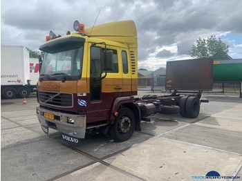 Fahrgestell LKW Volvo FL 612 4x2: das Bild 1