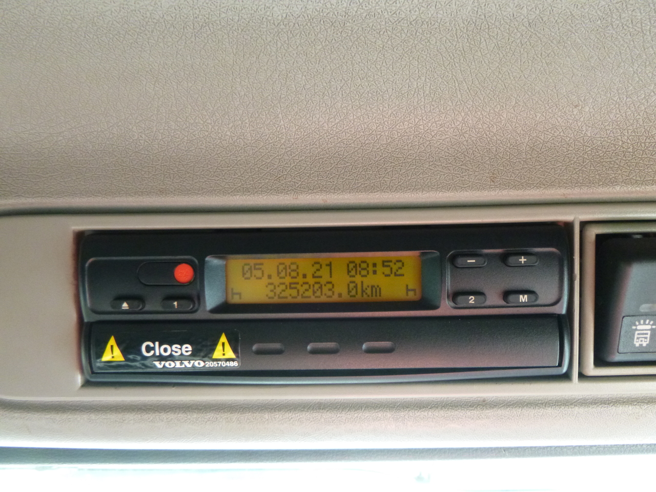 Autokran Volvo FM12 420 8x2 RHD + PM 40SP: das Bild 36