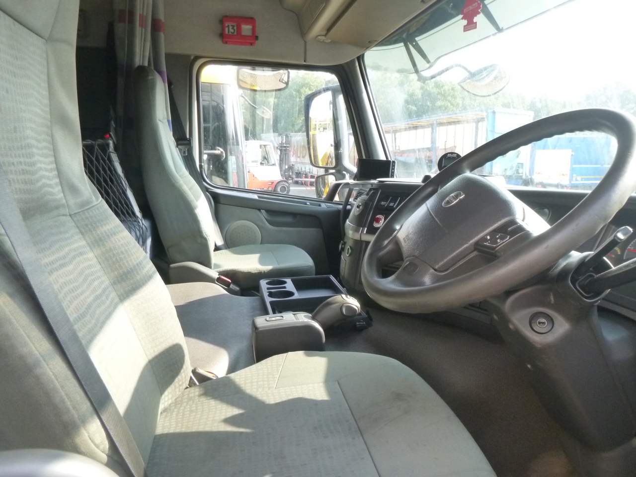 Autokran Volvo FM12 420 8x2 RHD + PM 40SP: das Bild 29