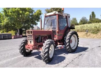 Traktor CASE IH 845 XL: das Bild 1