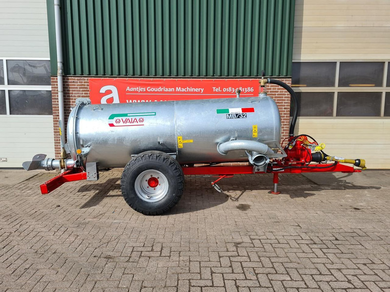Dungstreuer Vaia waterwagen MB32