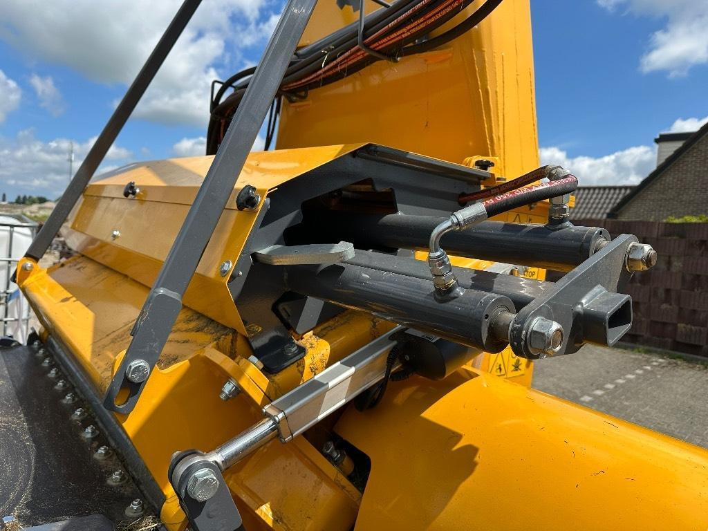 Erntemaschine Elho Cobra 7710T getrokken hakselaar grashakselaar